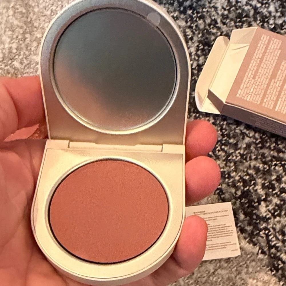 Rose Inc Blush Divine in Soft Pink - Picture 5 of 7